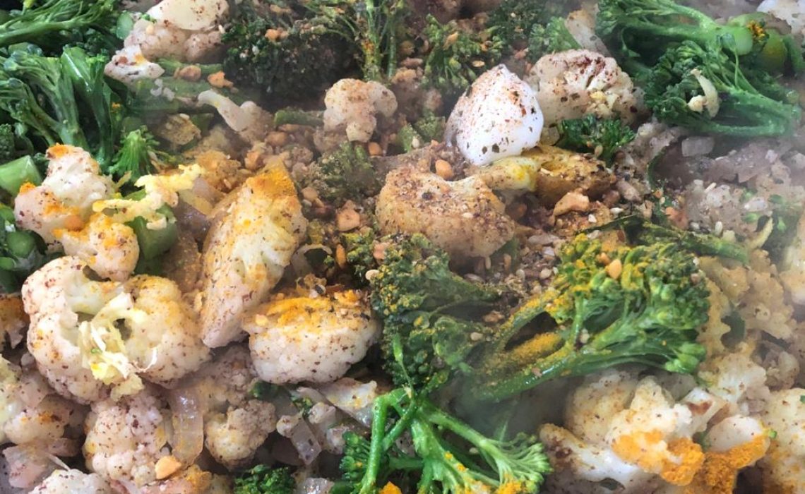Cruciferous-and-turmeric-vege-bowl-ouosyh7uc8zuq8iupzkqyky05urcsue8ad4r2o2wd4